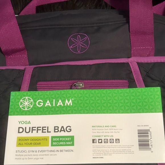 Gaiam Duffle Bag - Picture 4 of 4